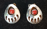 18x13mm Bear Paw / Coral Clip Back