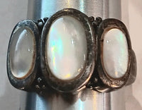 9-SS Vintage Oval Mother of Pearl Ring