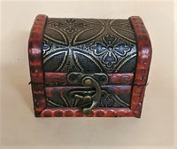Embossed Wood Box w/Latch - Clover