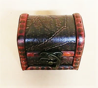 Embossed Wood Box w/Latch - Leaf